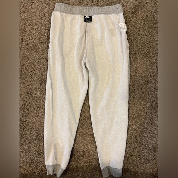 Nike Joggers - Size Medium - Picture 5 of 5